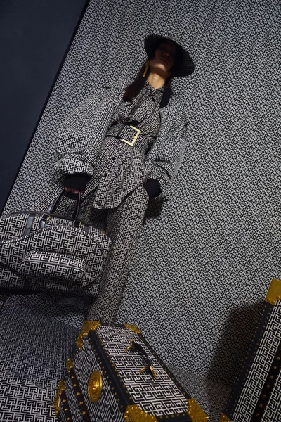 Look 27